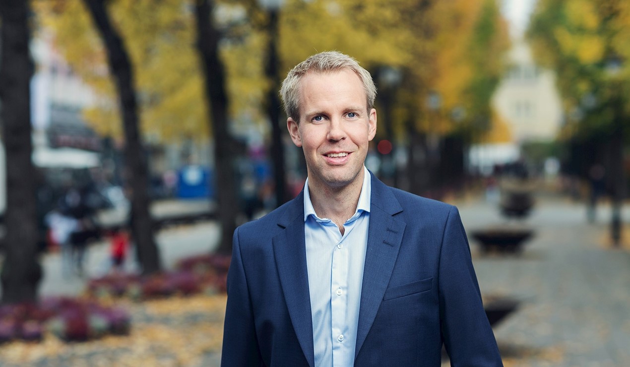 Sjeføkonom i NBBL Christian Frengstad Bjerknes har tro på et balansert boligmarked i årets fjerde kvartal. (Foto: Nadia Frantsen)